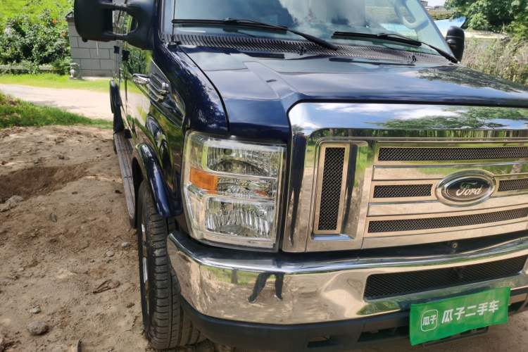 Used Ford E350 2011 5.4L Standard Yacht Edition Right Front Headlight
