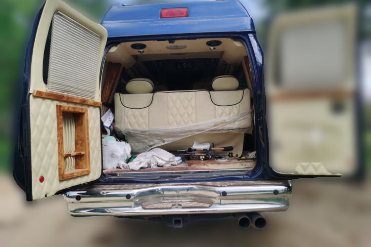 Used Ford E350 2011 5.4L Standard Yacht Edition Trunk
