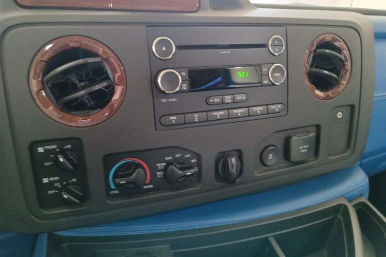 Used Ford E350  Audio And AC Panel