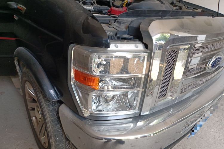 Used Ford E350  Right Front Headlight
