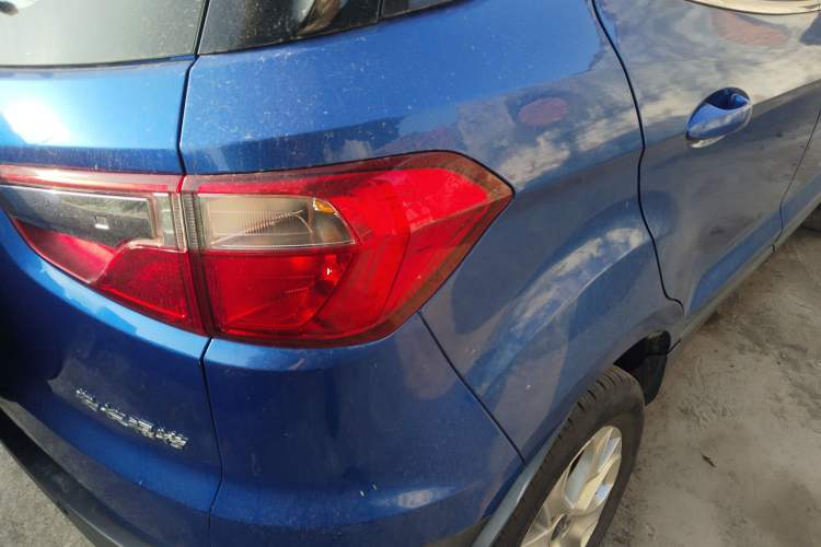 Used Ford EcoSport 2013 1.5L Automatic Fashion Model Exterior 6