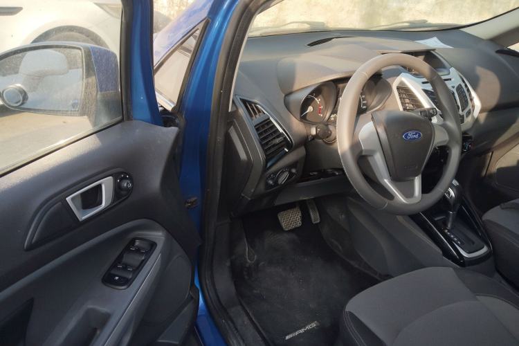 Used Ford EcoSport 2013 1.5L Automatic Fashion Model Interior 3