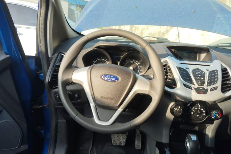 Used Ford EcoSport 2013 1.5L Automatic Fashion Model Steering Wheel
