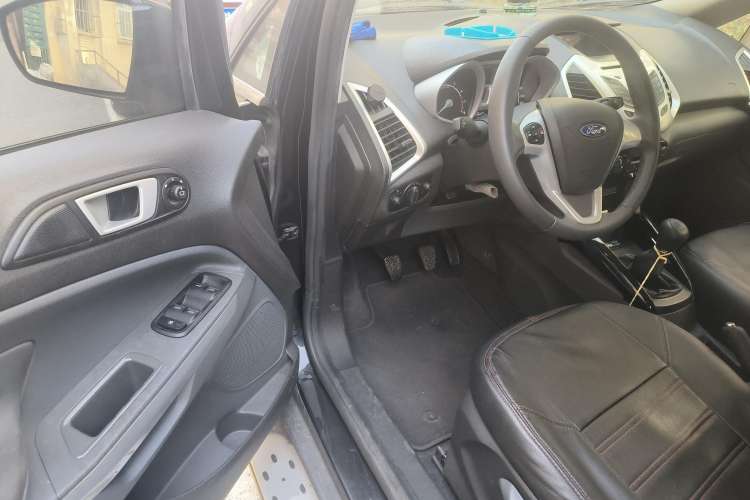 Used Ford EcoSport 2013 1.5L Manual Luxury Model Driver Seat