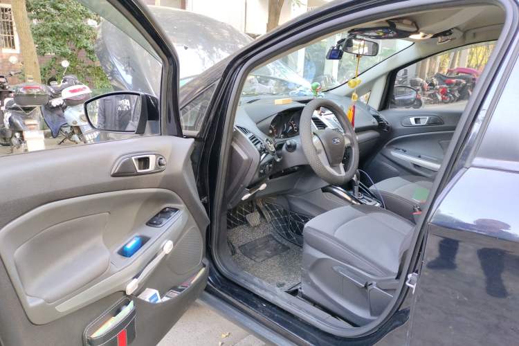 Used Ford EcoSport 2013 1.5L Automatic Fashion Model Driver Seat