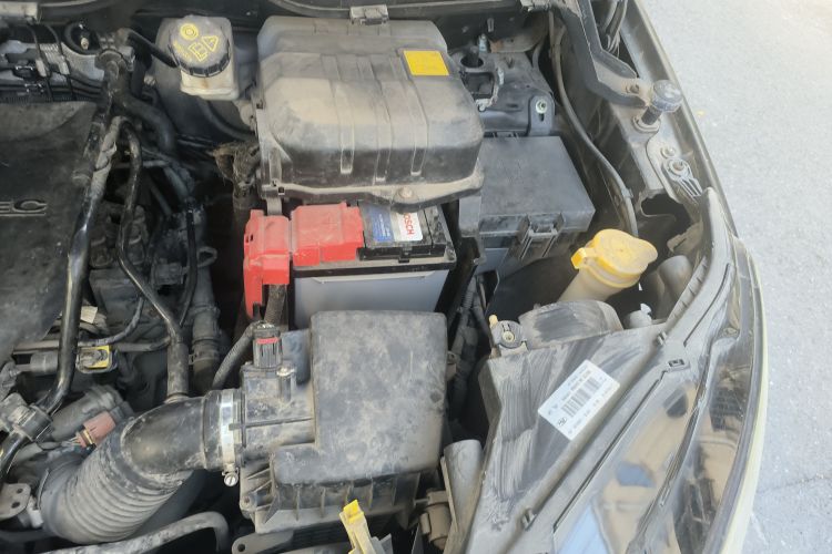 Used Ford EcoSport 2013 1.5L Manual Luxury Model Engine Bay Left