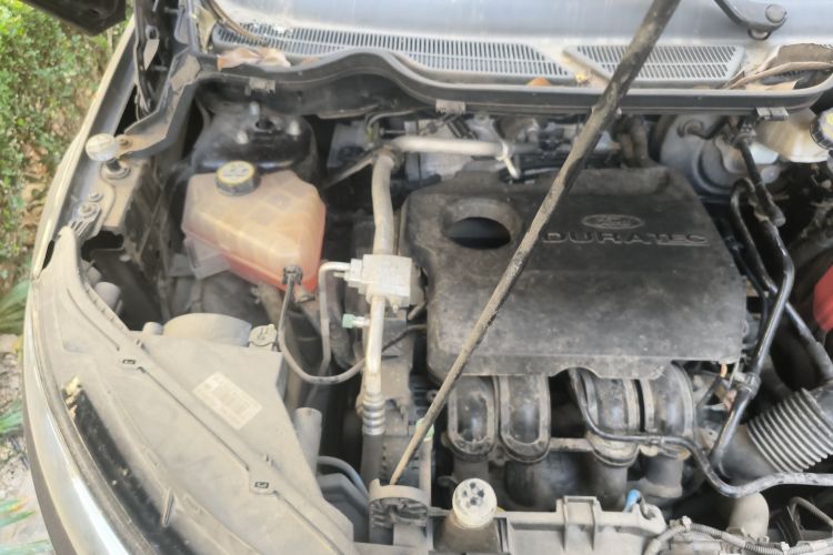 Used Ford EcoSport 2013 1.5L Manual Luxury Model Engine Bay Right