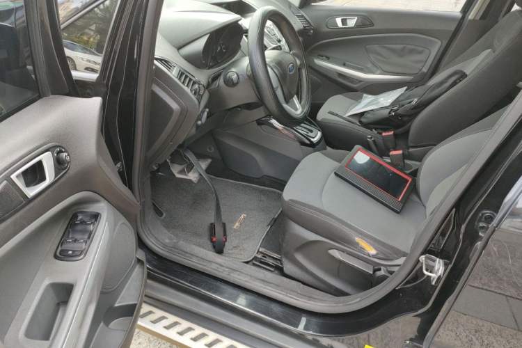 Used Ford EcoSport 2013 1.5L Automatic Fashion Model Interior 2