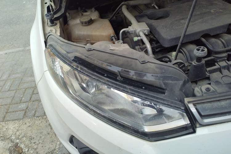 Used Ford EcoSport 2013 1.5L Manual Fashion Model Right Front Headlight