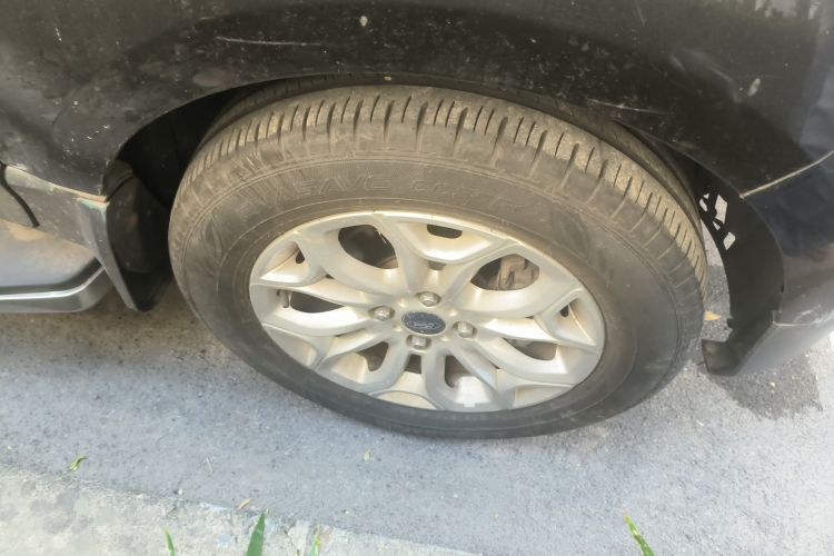 Used Ford EcoSport 2013 1.5L Manual Luxury Model Right Front Wheel Hub