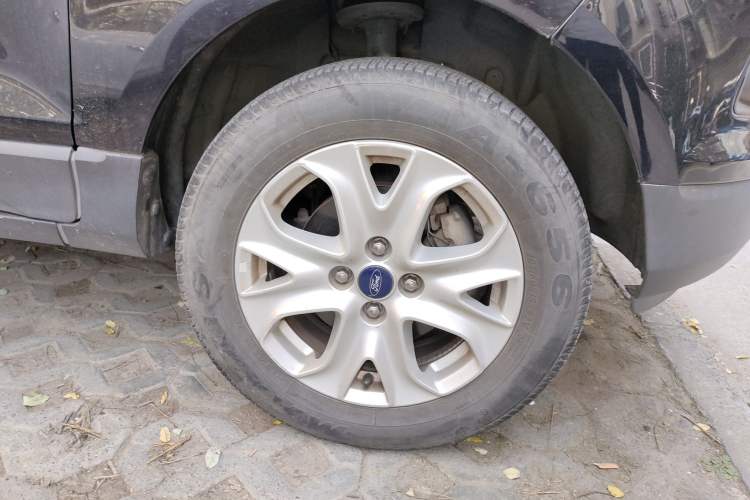 Used Ford EcoSport 2013 1.5L Automatic Fashion Model Right Front Wheel Hub