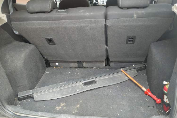 Used Ford EcoSport 2013 1.5L Manual Fashion Model Trunk