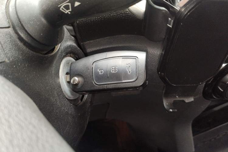 Used Ford EcoSport 2013 1.5L Manual Fashion Model Vehicle Key