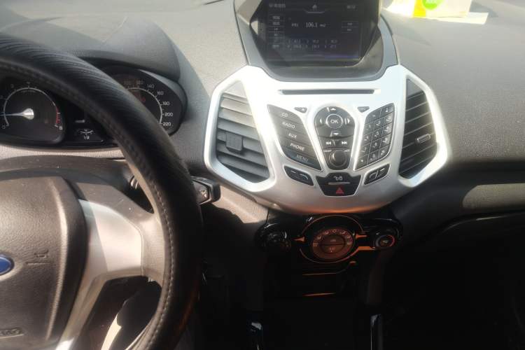 Used Ford EcoSport 2013 1.5L Manual Fashion Model Audio And AC Panel
