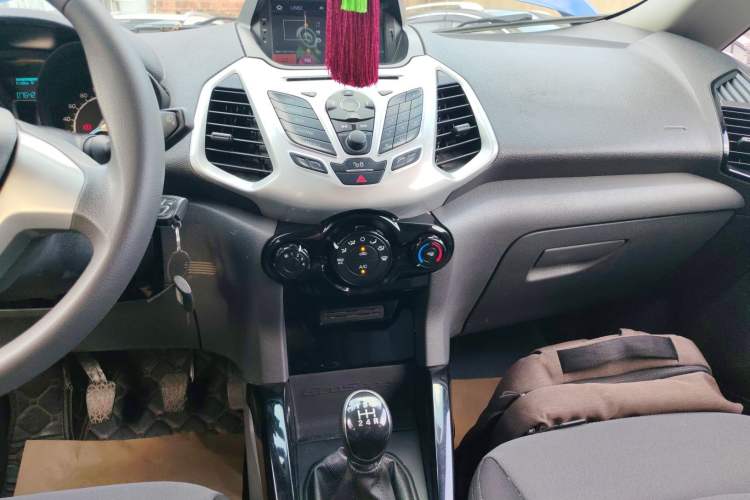 Used Ford EcoSport 2013 1.5L Manual Fashion Model Audio And AC Panel