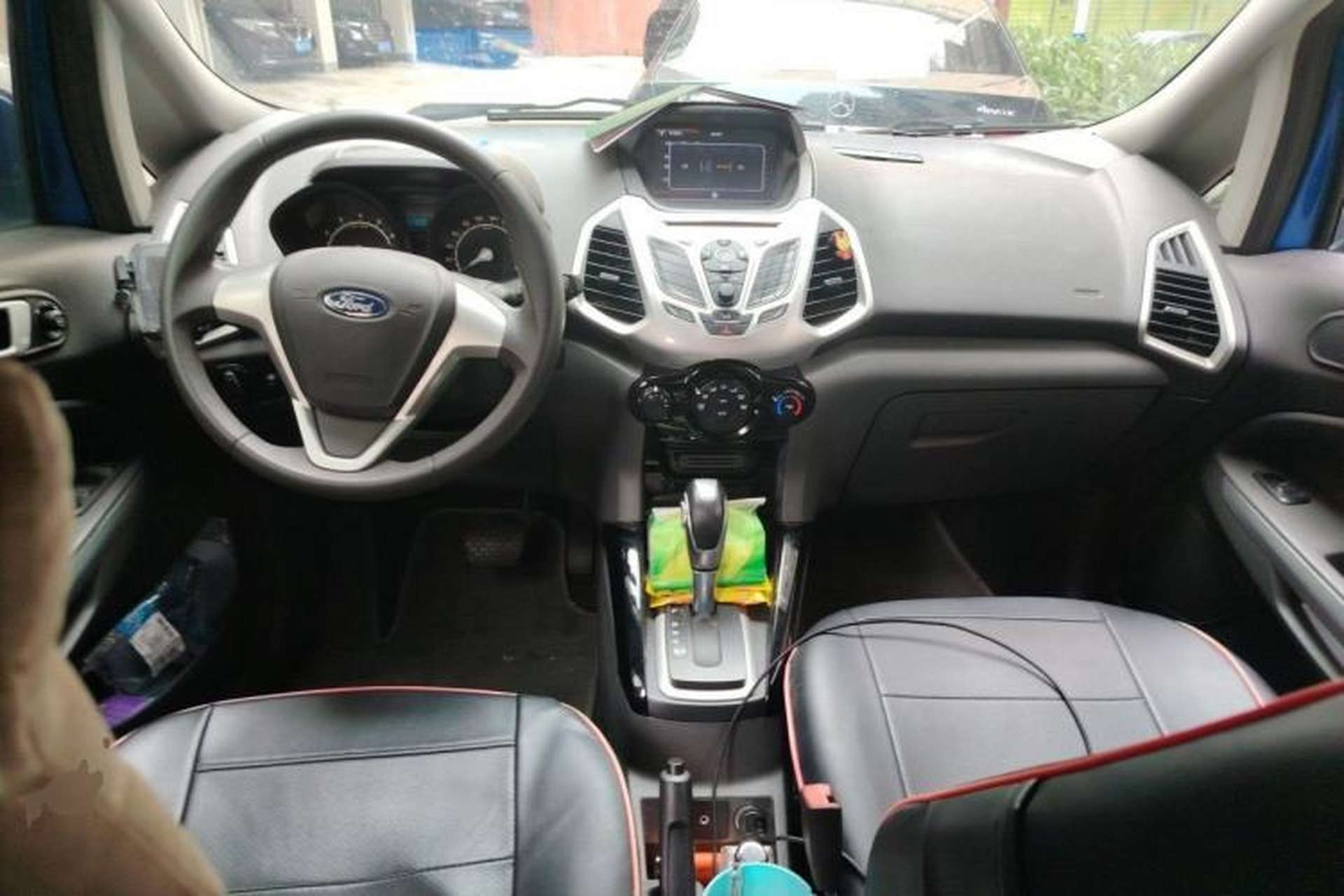 Used Ford EcoSport 2013 1.5L Automatic Fashion Model Center Console