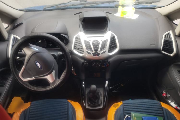 Used Ford EcoSport 2013 1.5L Manual Fashion Model Center Console