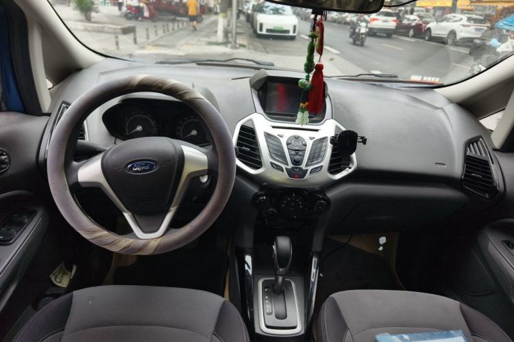Used Ford EcoSport 2013 1.5L Automatic Fashion Model Center Console