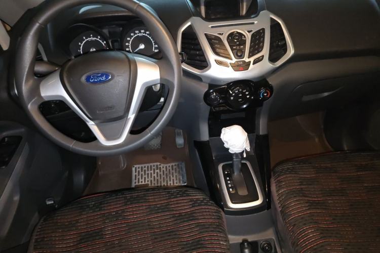 Used Ford EcoSport 2013 1.5L Automatic Fashion Model Center Console