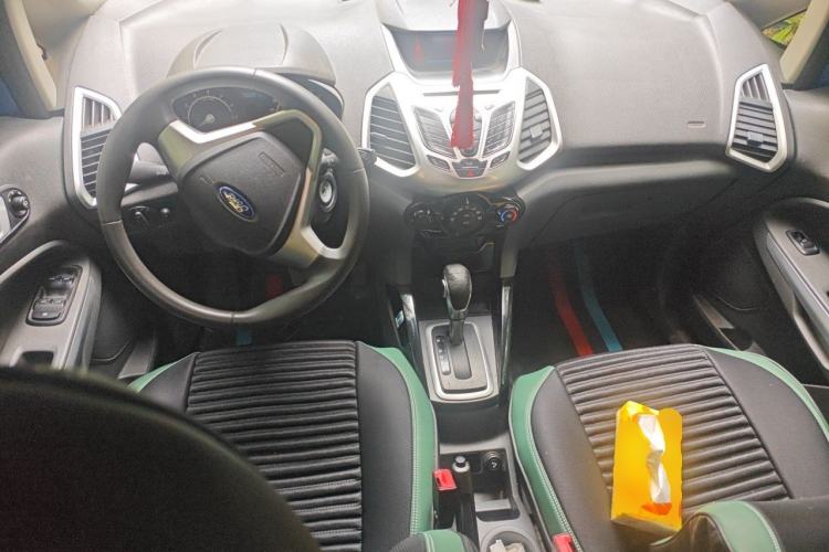 Used Ford EcoSport 2013 1.5L Automatic Fashion Model Center Console