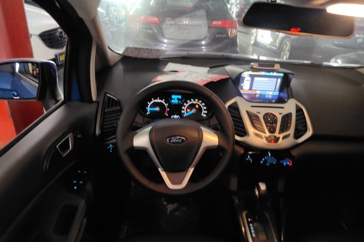 Used Ford EcoSport 2013 1.5L Automatic Fashion Model Center Console