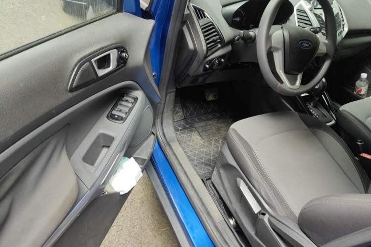 Used Ford EcoSport 2013 1.5L Automatic Fashion Model Driver Seat