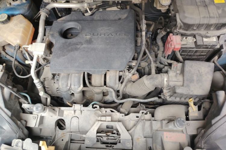Used Ford EcoSport 2013 1.5L Automatic Fashion Model Engine Bay