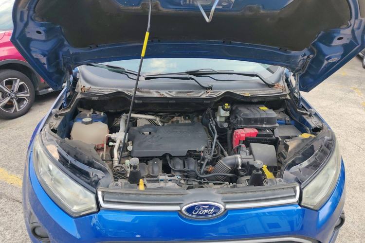 Used Ford EcoSport 2013 1.5L Manual Fashion Model Engine Bay