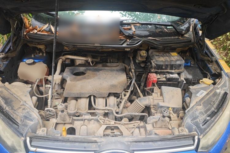 Used Ford EcoSport 2013 1.5L Automatic Fashion Model Engine Bay