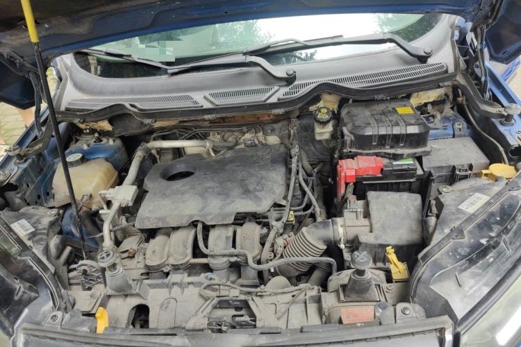 Used Ford EcoSport 2013 1.5L Automatic Fashion Model Engine Bay