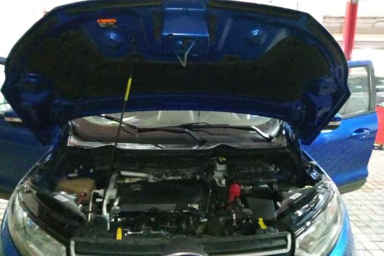 Used Ford EcoSport 2013 1.5L Automatic Fashion Model Engine Bay