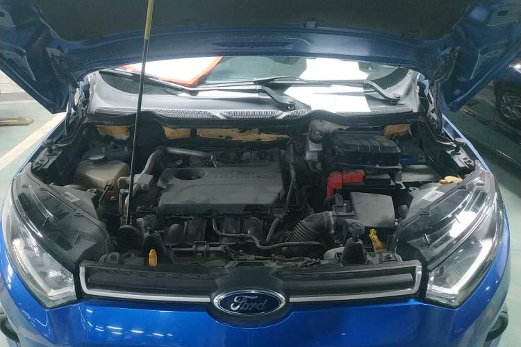 Used Ford EcoSport 2013 1.5L Automatic Fashion Model Engine Bay