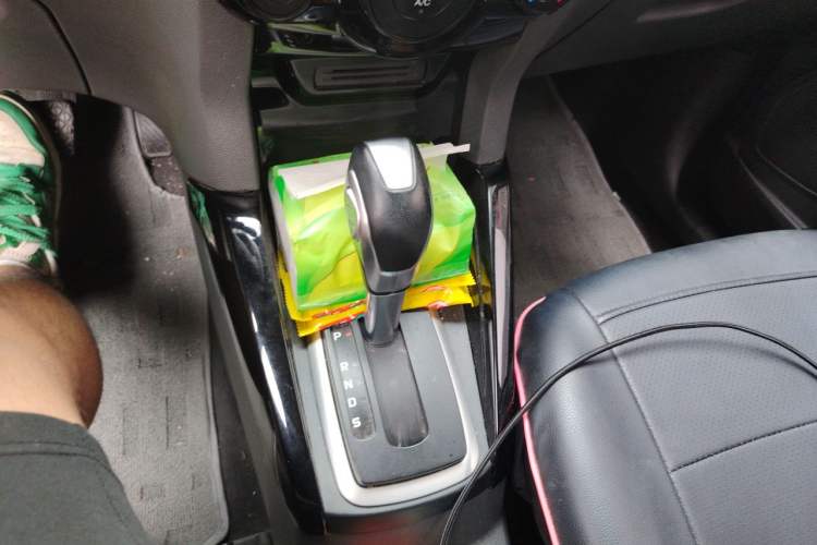 Used Ford EcoSport 2013 1.5L Automatic Fashion Model Gear Lever