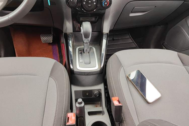 Used Ford EcoSport 2013 1.5L Automatic Fashion Model Gear Lever