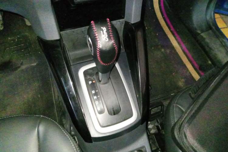 Used Ford EcoSport 2013 1.5L Automatic Fashion Model Gear Lever