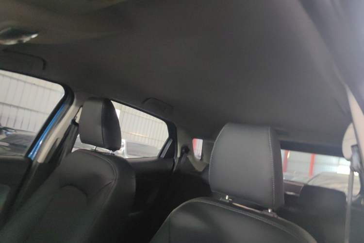 Used Ford EcoSport 2013 1.5L Automatic Fashion Model Headliner