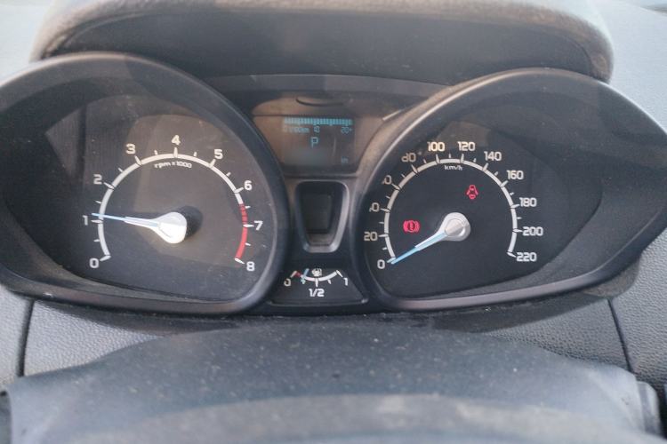 Used Ford EcoSport 2013 1.5L Automatic Fashion Model Instrument Cluster