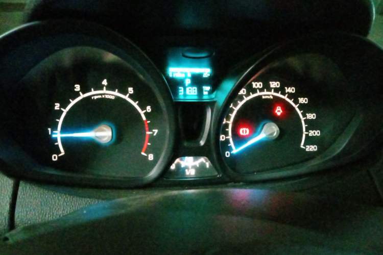 Used Ford EcoSport 2013 1.5L Automatic Fashion Model Instrument Cluster