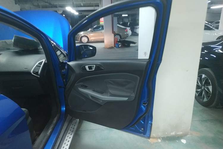 Used Ford EcoSport 2013 1.5L Automatic Fashion Model Interior 1