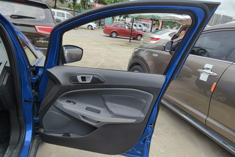 Used Ford EcoSport 2013 1.5L Automatic Fashion Model Interior 2