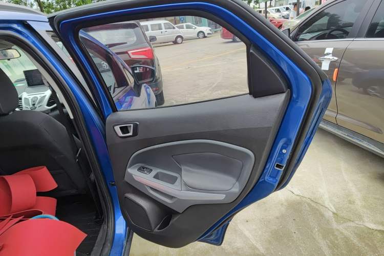 Used Ford EcoSport 2013 1.5L Automatic Fashion Model Interior 3