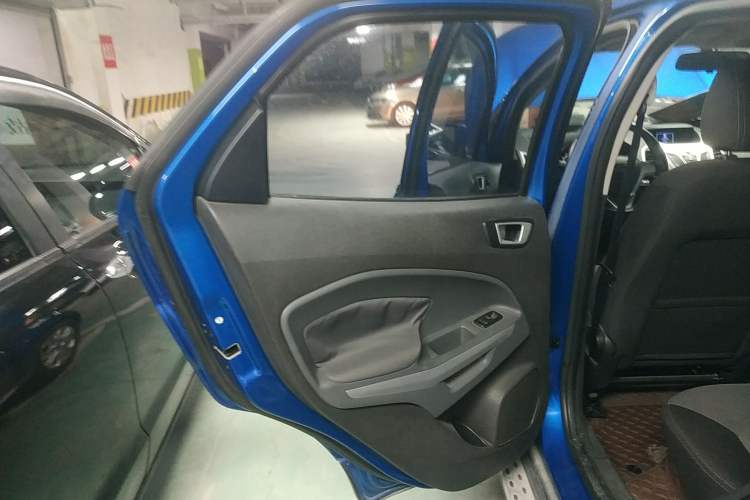 Used Ford EcoSport 2013 1.5L Automatic Fashion Model Interior 4
