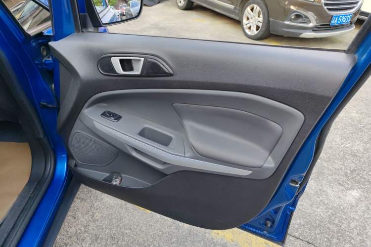 Used Ford EcoSport 2013 1.5L Manual Fashion Model Interior 5