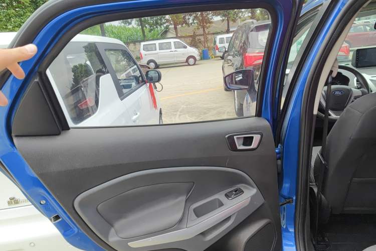 Used Ford EcoSport 2013 1.5L Automatic Fashion Model Interior 5