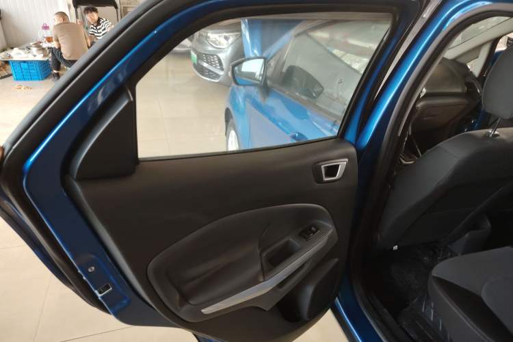 Used Ford EcoSport 2013 1.5L Automatic Fashion Model Interior 8