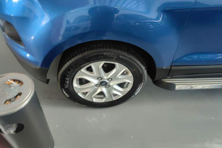 Used Ford EcoSport 2013 1.5L Automatic Fashion Model Left Front Wheel Hub