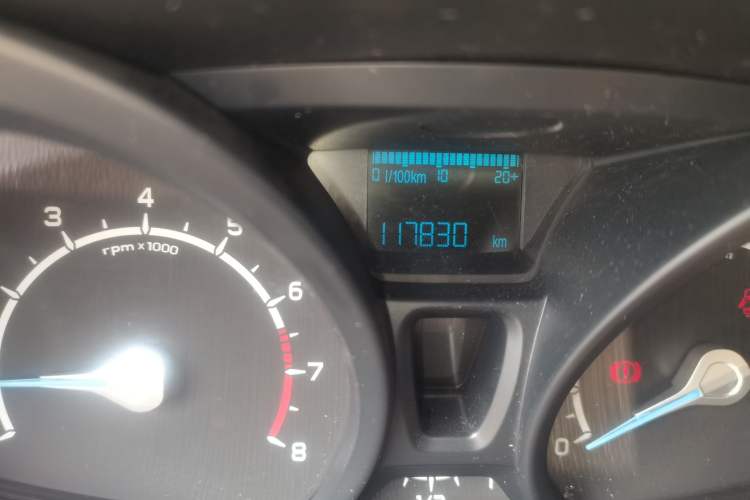 Used Ford EcoSport 2013 1.5L Manual Fashion Model Odometer Close Up