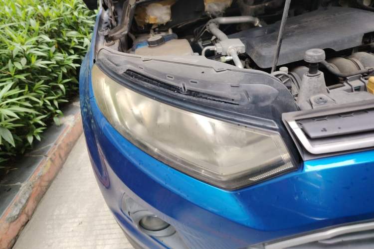 Used Ford EcoSport 2013 1.5L Automatic Fashion Model Right Front Headlight