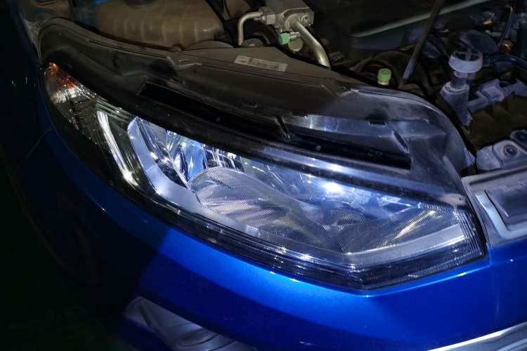 Used Ford EcoSport 2013 1.5L Automatic Fashion Model Right Front Headlight