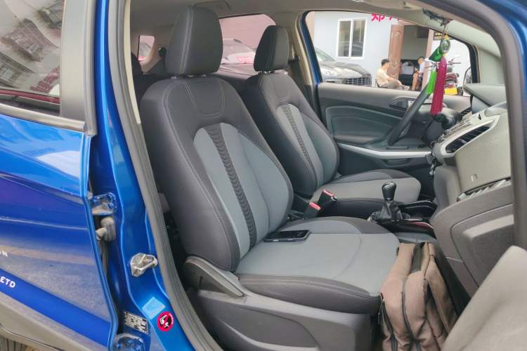 Used Ford EcoSport 2013 1.5L Manual Fashion Model Right Front Seat